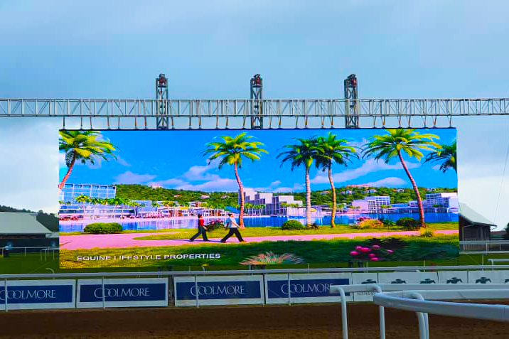 P8 outdoor rental screen in Saint Lucia