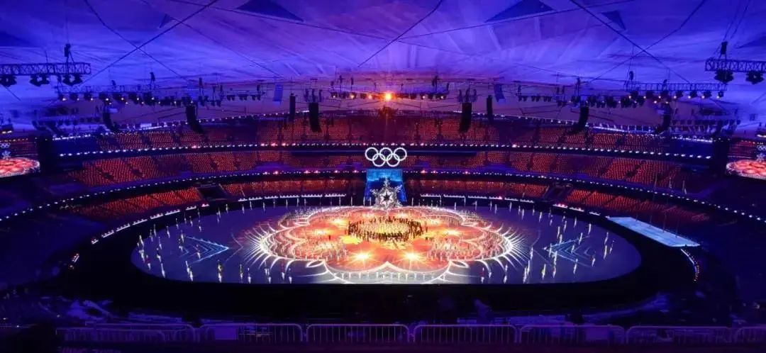 At the closing of the Winter Olympics, the curtain of LED display taking off again has opened!